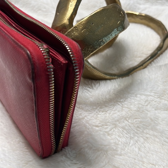 Low start, PRADA Pink Safiano Leather Zip Around wallet EUC - Picture 8 of 8